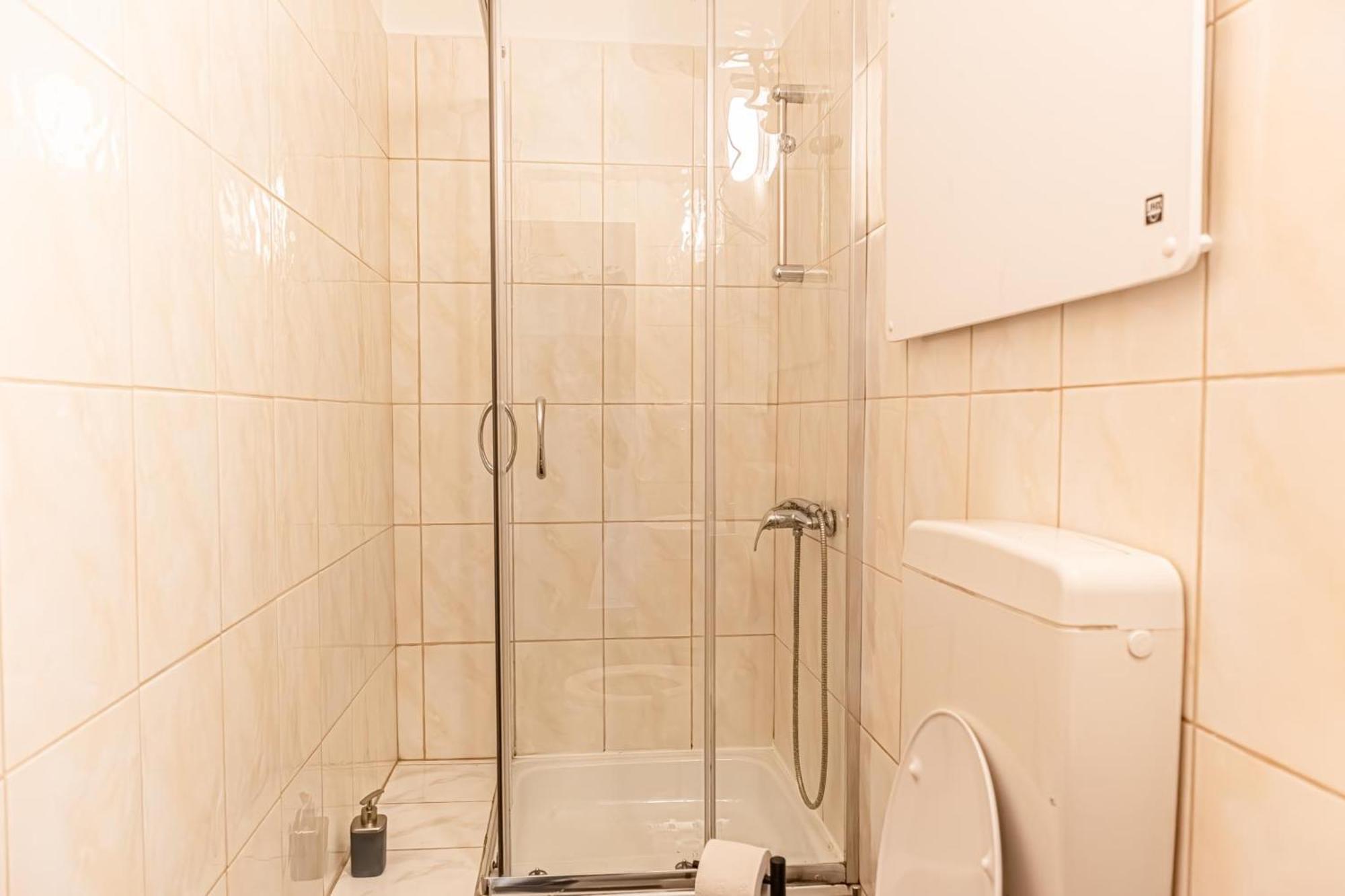 Economy Living- 1br In The Heart Of *
